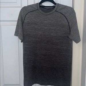 Lululemon Mens Striped Gray Short Sleeve Athletic Shirt